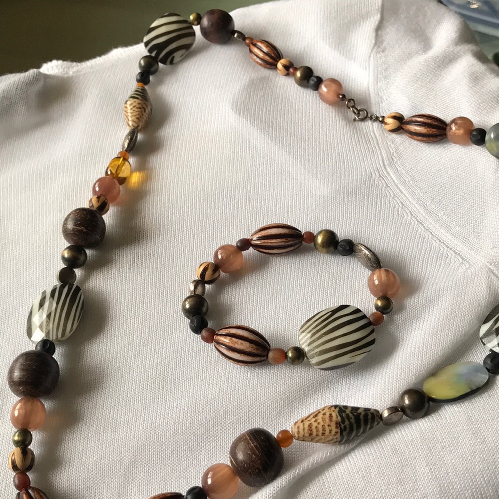 Necklace & bracelet
